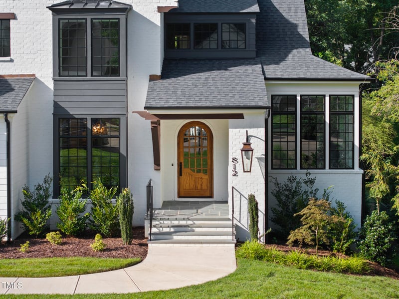 812 Manchester Dr, Raleigh, NC 27609