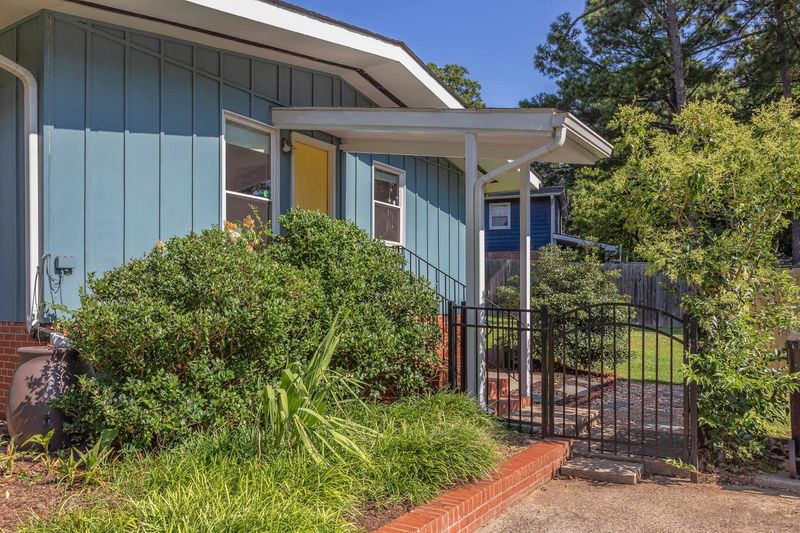 812 W Murray Ave, Durham, NC 27704