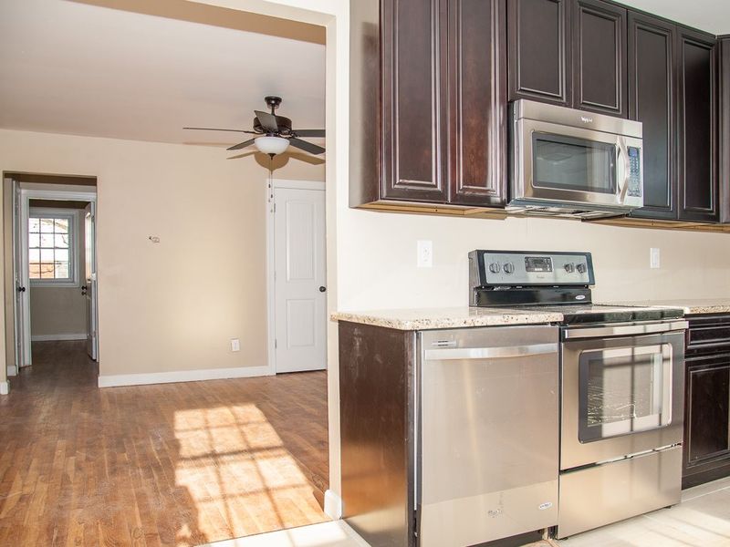 812 Peyton St, Raleigh, NC 27610