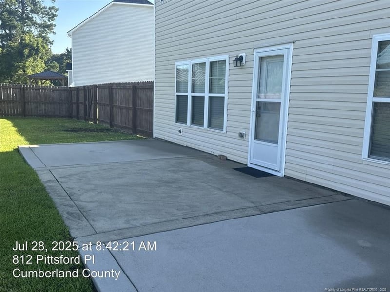 812 Pittsford Pl, Hope Mills, NC 28348