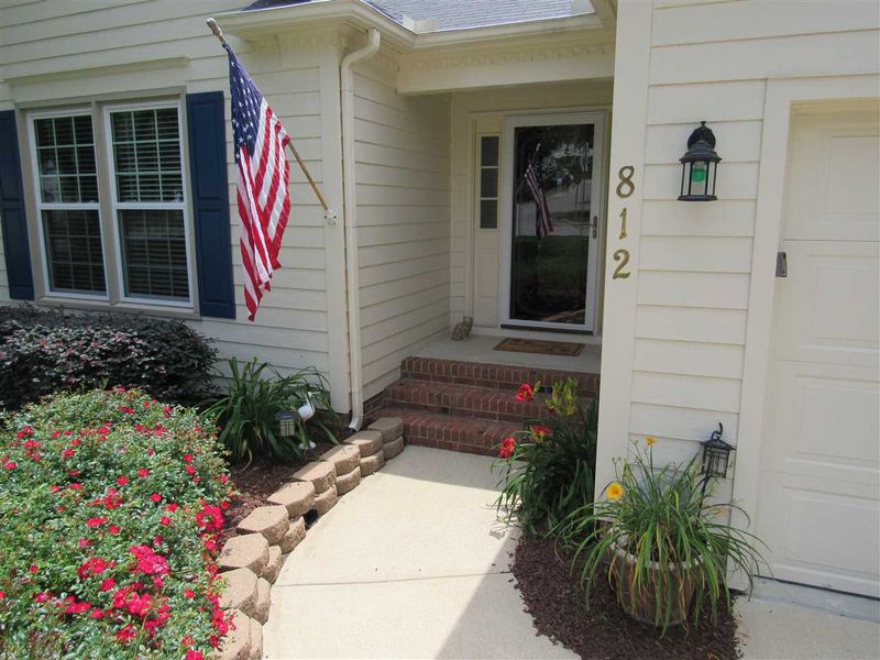 812 Riverway Ln, Knightdale, NC 27545