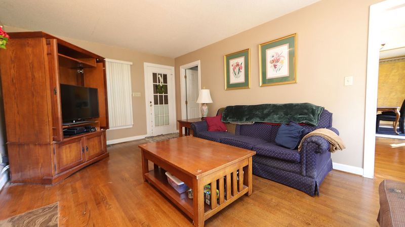 812 Temple St, Raleigh, NC 27609