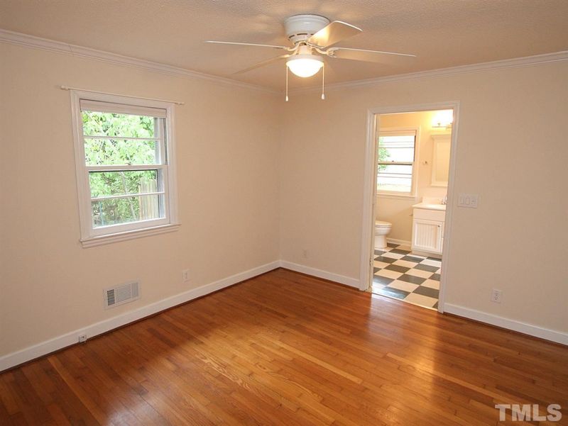812 Ward St, Chapel Hill, NC 27516