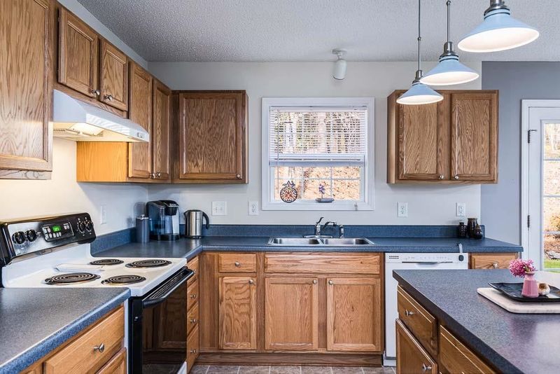812 Woodgreen Dr, Durham, NC 27704