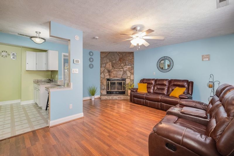 8120 Mcguire Dr, Raleigh, NC 27616