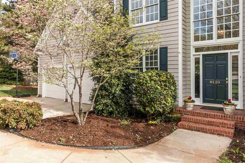 8120 Pony Pasture Ct, Raleigh, NC 27612