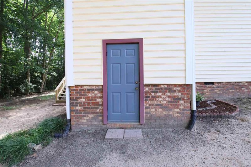 8120 Round Oak Rd, Raleigh, NC 27616