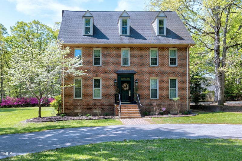 8120 Stillbreeze Dr, Fuquay Varina, NC 27526