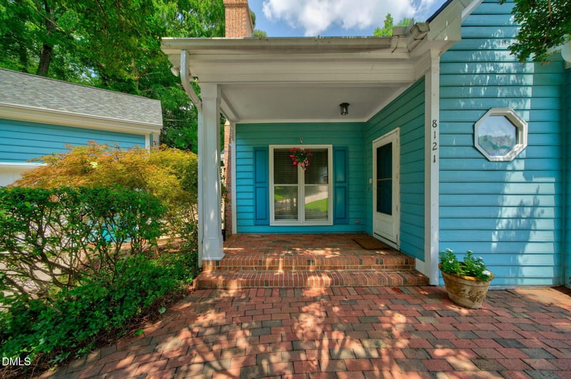 8121 Bluffridge Dr, Raleigh, NC 27615