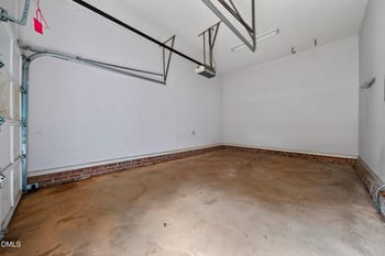8121 Bluffridge Dr, Raleigh, NC 27615