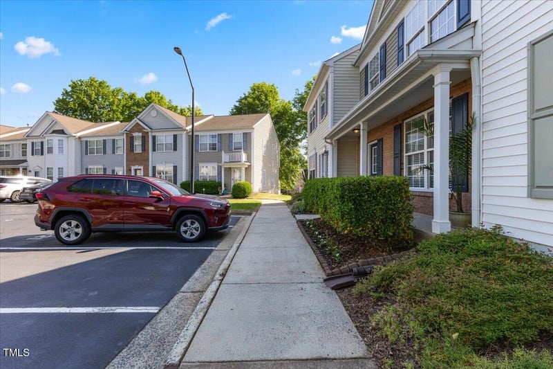 8123 Rhiannon Rd, Raleigh, NC 27613