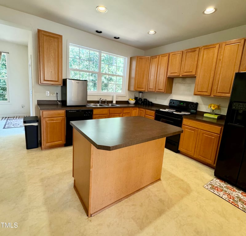 8124 Upper Lake Dr, Raleigh, NC 27615