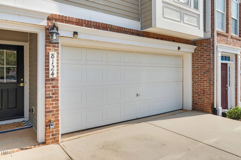 8124 Upper Lake Dr, Raleigh, NC 27615