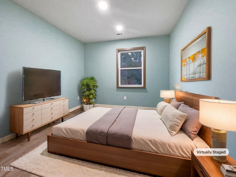 8125 Park Side Dr, Raleigh, NC 27612