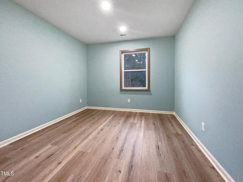 8125 Park Side Dr, Raleigh, NC 27612