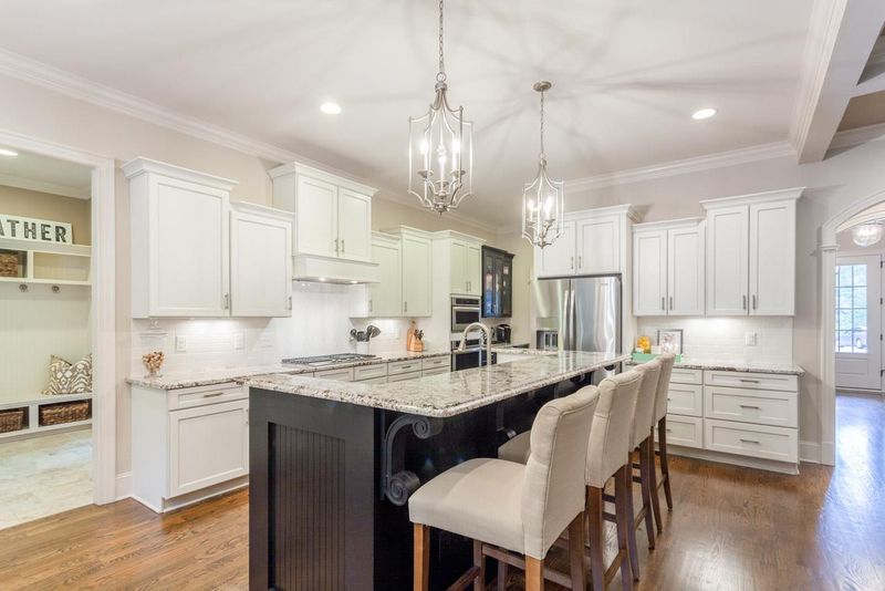 8127 Andrea Ln, Raleigh, NC 27613