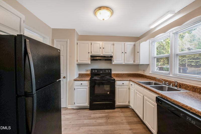 8127 Perry Creek Rd, Raleigh, NC 27616
