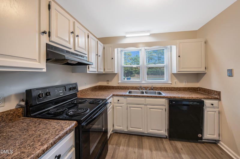 8127 Perry Creek Rd, Raleigh, NC 27616