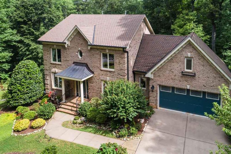 8128 Park Side Dr, Raleigh, NC 27612