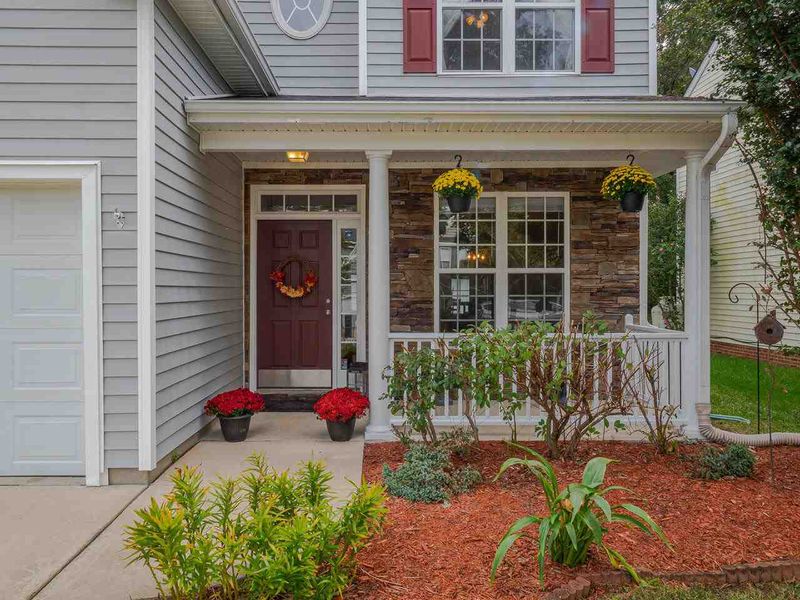 8128 Willowglen Dr, Raleigh, NC 27616