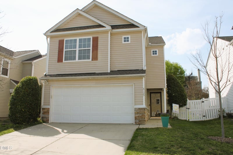 8129 Caliber Woods Dr, Raleigh, NC 27616