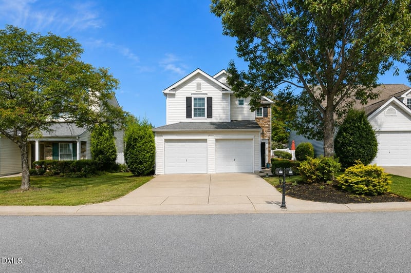 8129 Wesley Farm Dr, Raleigh, NC 27616
