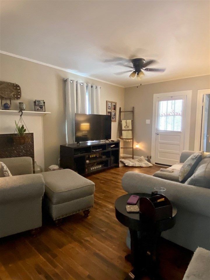 813 S 12th St, Erwin, NC 28339