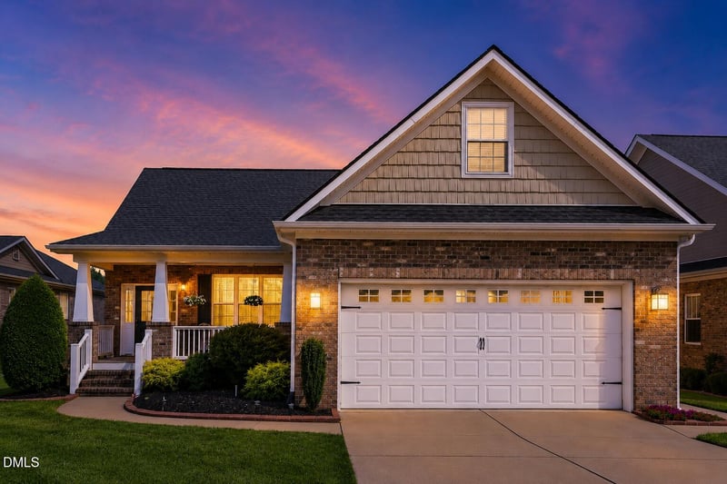 813 Canyoncreek Ln, Fuquay Varina, NC 27526