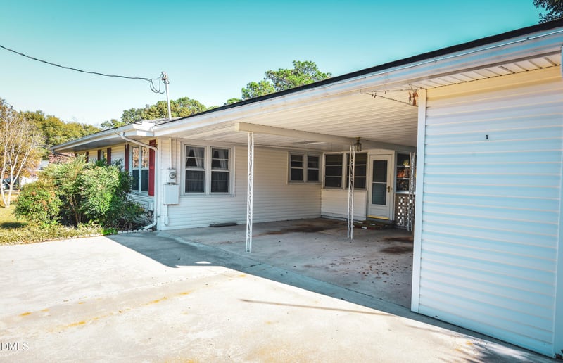 813 Church St, Zebulon, NC 27597