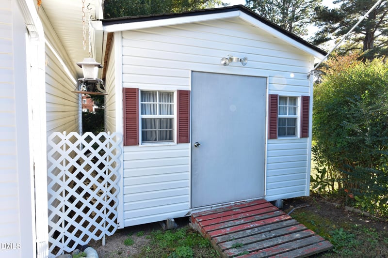 813 Church St, Zebulon, NC 27597