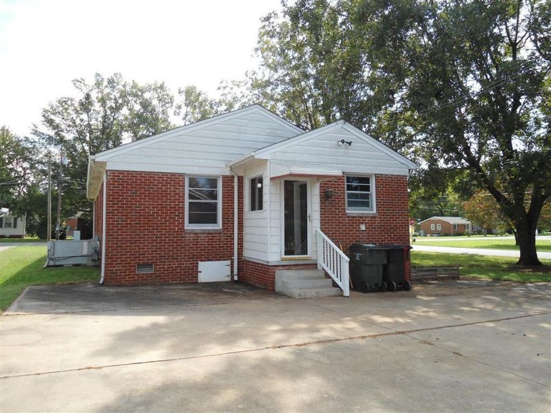 813 Everette, Burlington, NC 27215