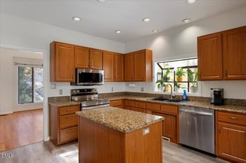 813 Vestavia Woods Dr, Raleigh, NC 27615