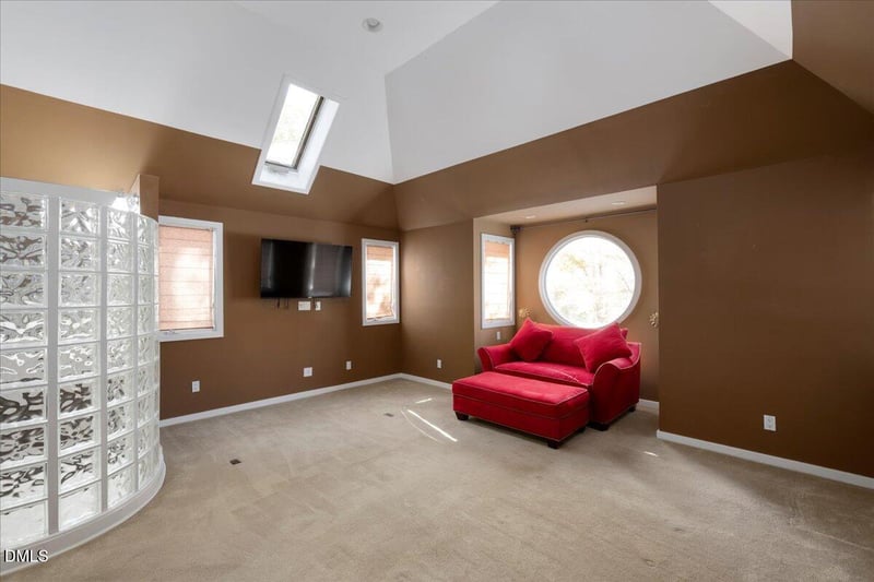 813 Vestavia Woods Dr, Raleigh, NC 27615