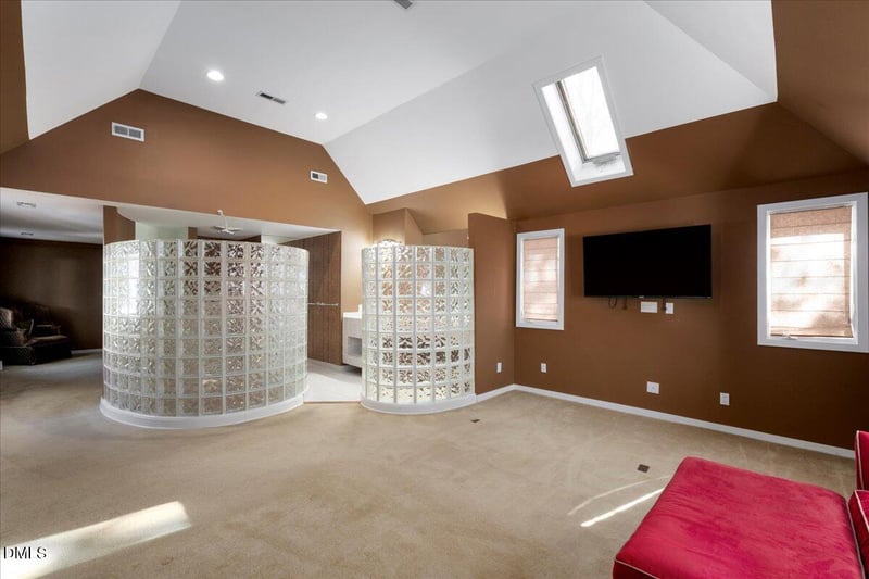 813 Vestavia Woods Dr, Raleigh, NC 27615