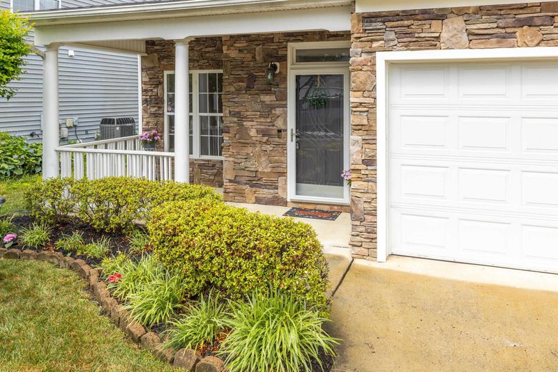 8131 Willowglen Dr, Raleigh, NC 27616