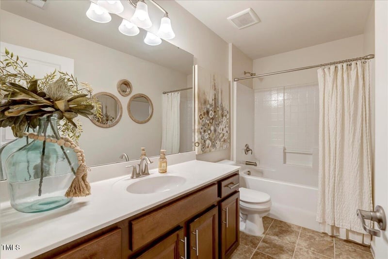 8132 Wheeler Woods Dr, Apex, NC 27539