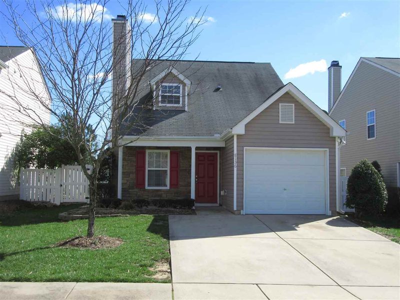 8136 Wesley Farm Dr, Raleigh, NC 27616