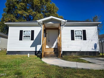 814 Elizabeth St, Burlington, NC 27217