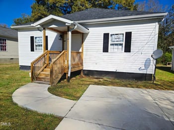814 Elizabeth St, Burlington, NC 27217