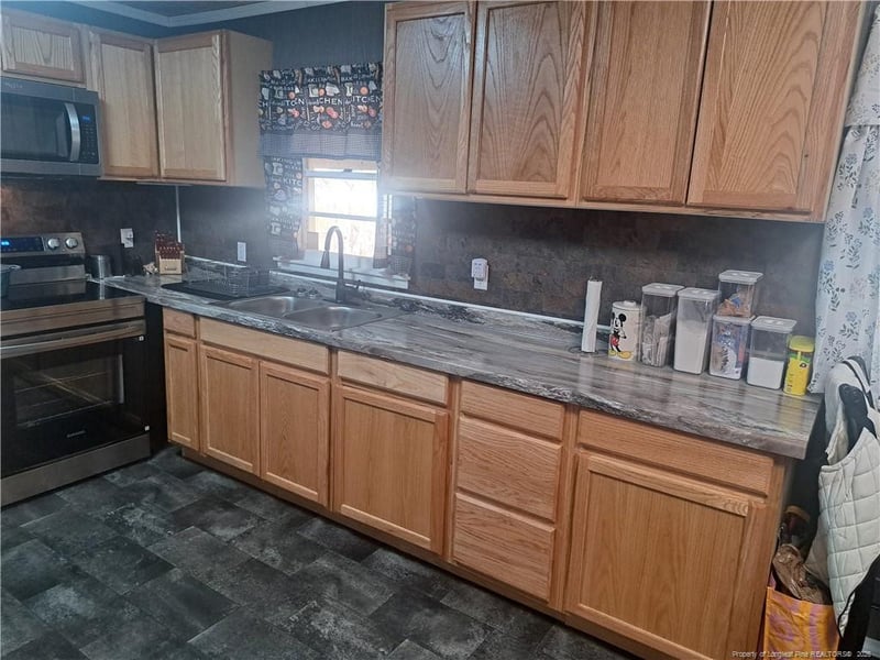 814 Eugene St, Fayetteville, NC 28306