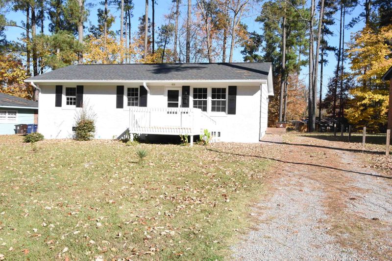814 Juniper Dr, Sanford, NC 27330