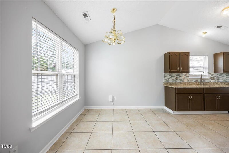 814 Nighthawk Pl, Fayetteville, NC 28314