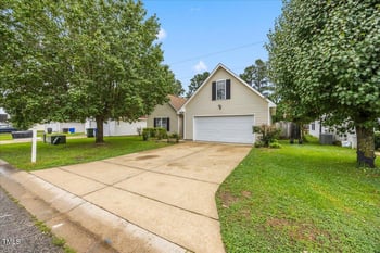 814 Nighthawk Pl, Fayetteville, NC 28314