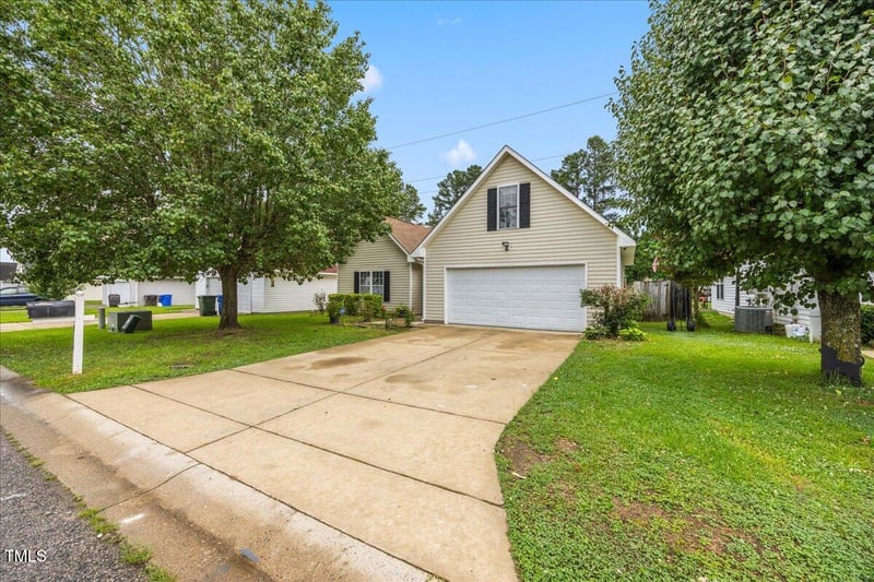 814 Nighthawk Pl, Fayetteville, NC 28314