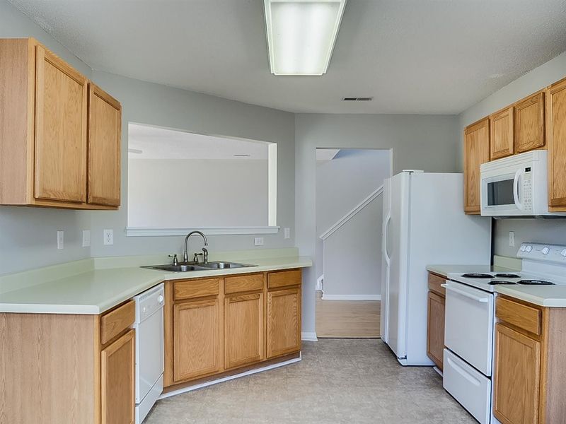 814 Pebblestone Dr, Durham, NC 27703