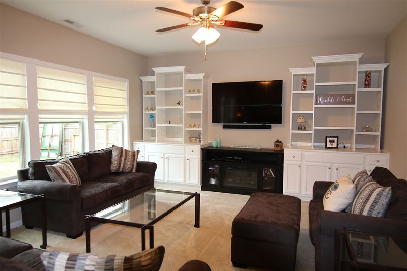 814 Poplar Dr, Durham, NC 27703