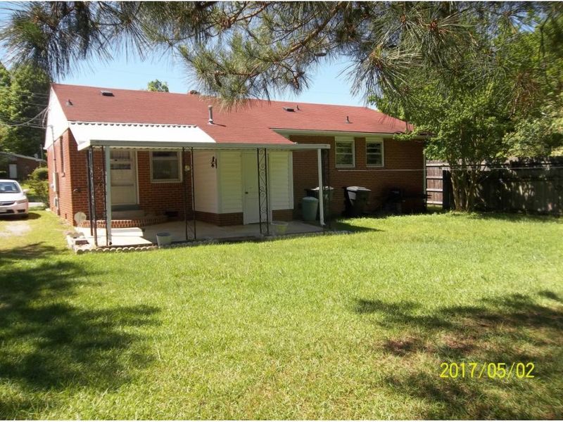 814 Scott St, Burlington, NC 27215