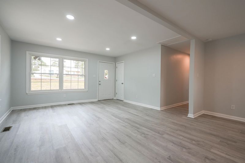 814 Shay Dr, Durham, NC 27704