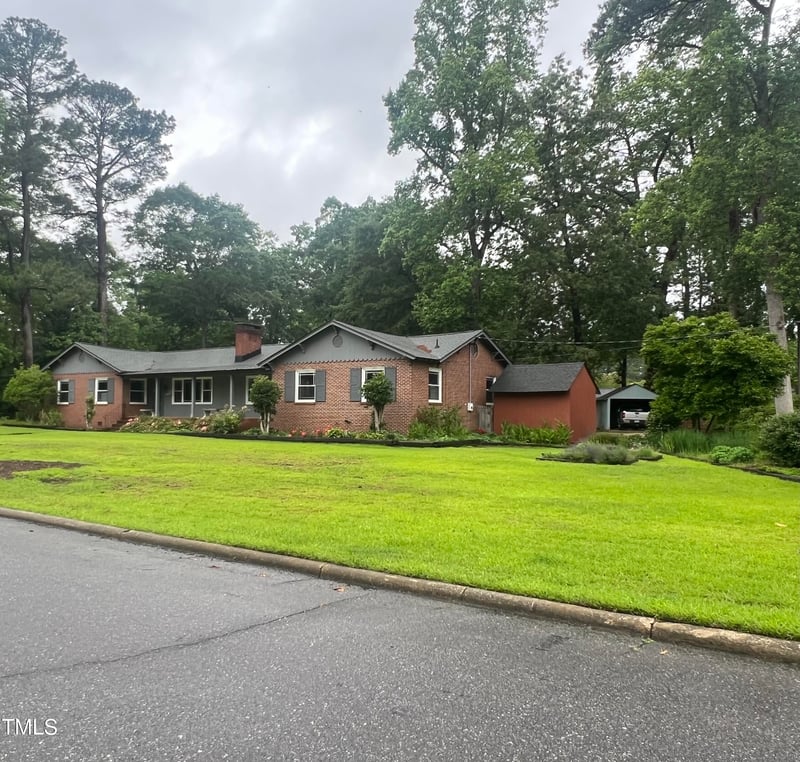 814 Vermont St, Smithfield, NC 27577