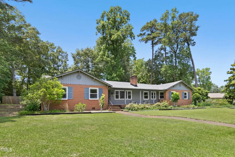 814 Vermont St, Smithfield, NC 27577